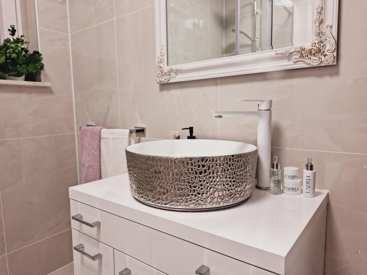 Апартаменты Apartman Maja **** Шибеник Экстерьер фото