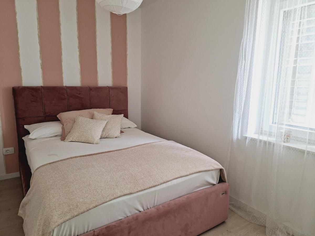 Апартаменты Apartman Maja **** Шибеник Экстерьер фото