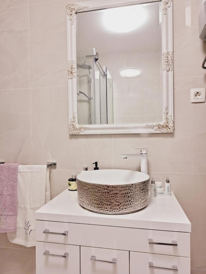 Апартаменты Apartman Maja **** Шибеник Экстерьер фото