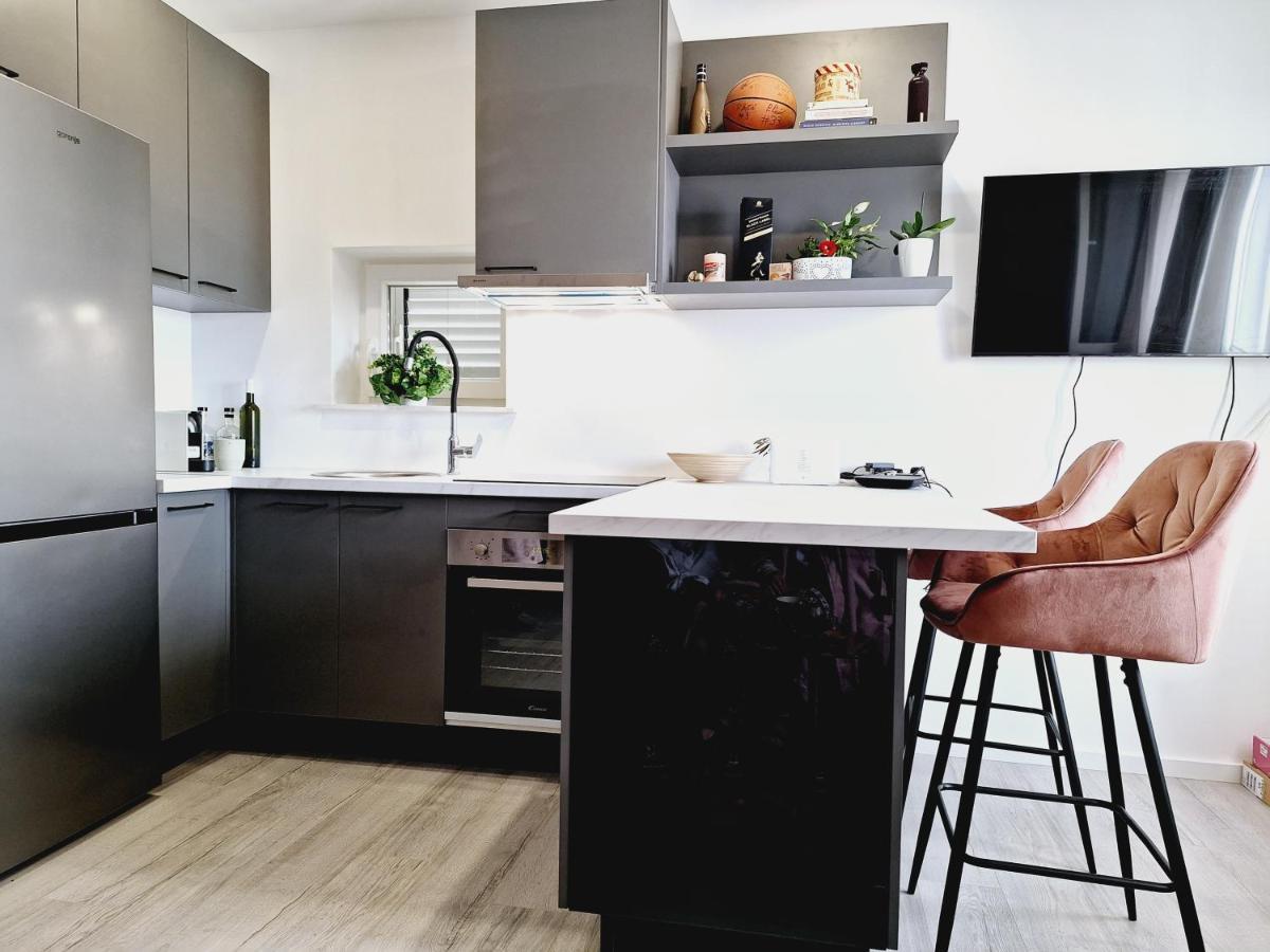 Апартаменты Apartman Maja **** Шибеник Экстерьер фото