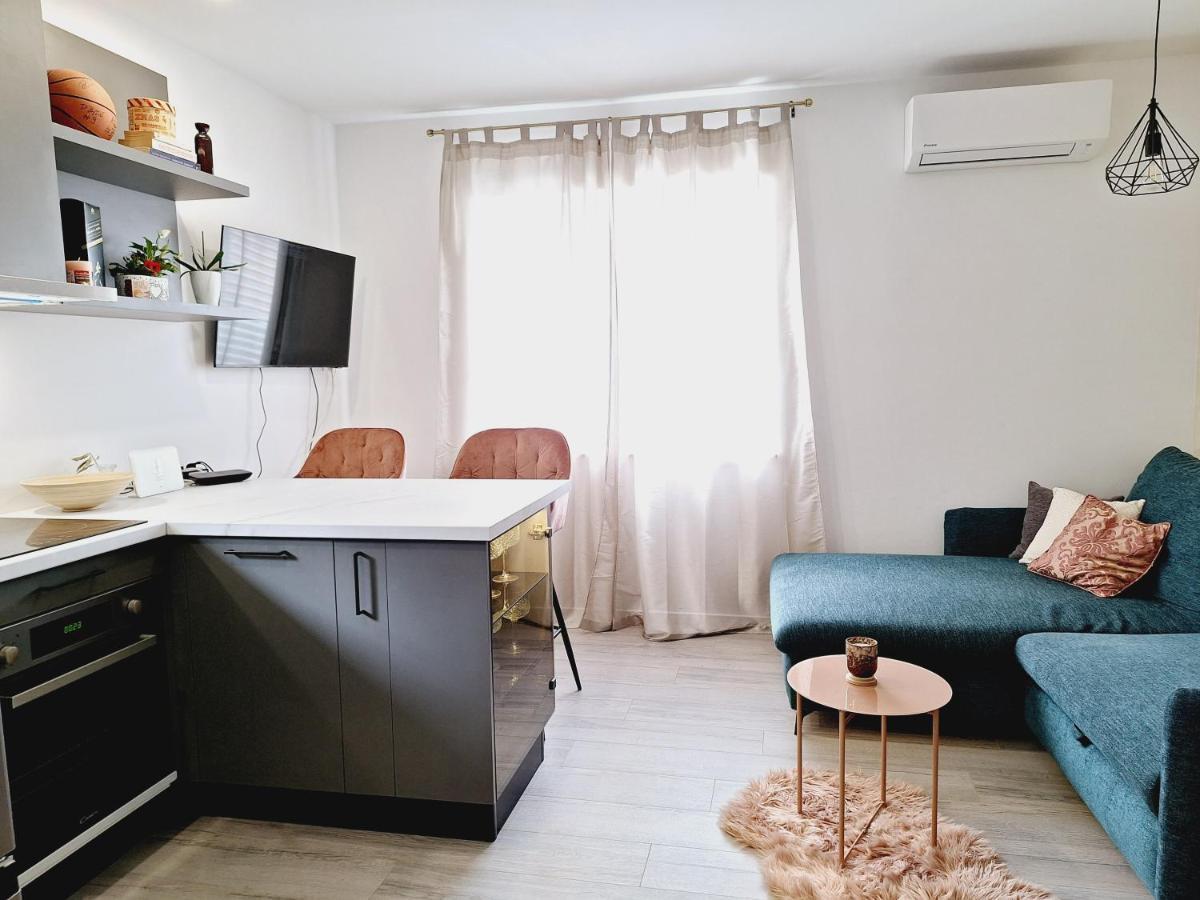 Апартаменты Apartman Maja **** Шибеник Экстерьер фото